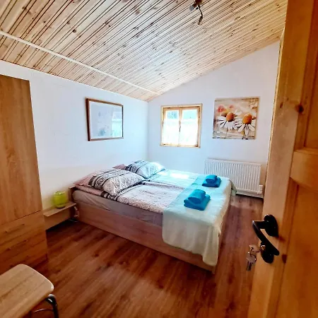 Klimatyczny Dom, Ryn Mazury Lawki